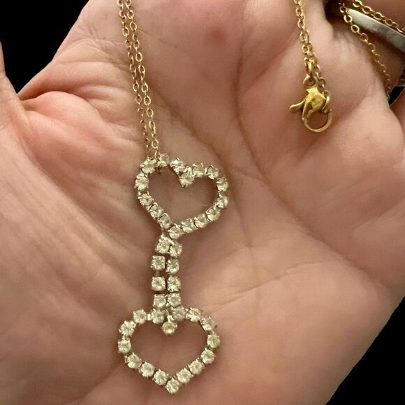 ⚜️New Gold chain necklace w rhinestone double heart pendant C5 - Picture 2 of 2